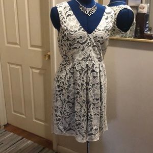 Lace dress - fully lined